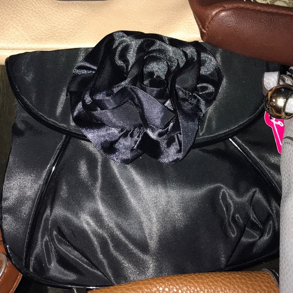 Purses Purses Purses - Picture 2 of 6